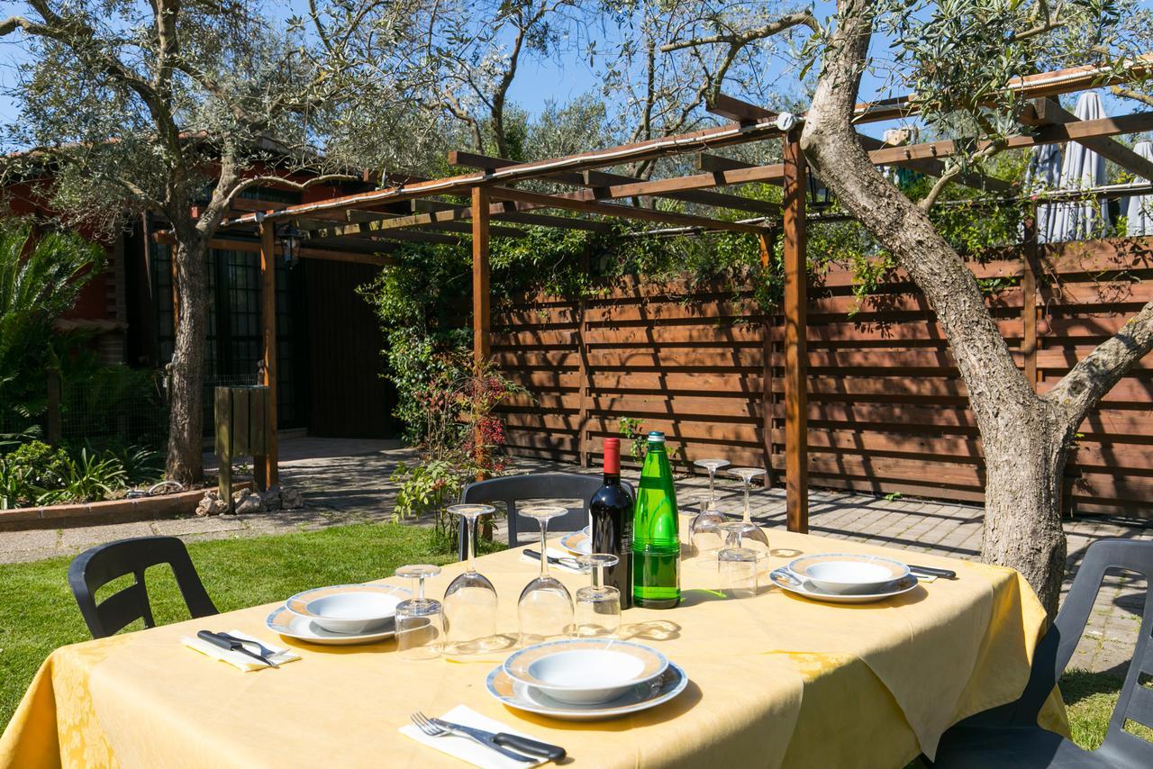 Country Apartments Castel di Decima エクステリア 写真